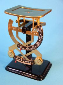 letter scale, maker Jakob Maul