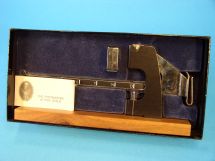 scale in box