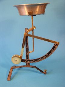 letter scale, maker Jakob Maul