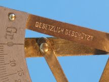 detail 9