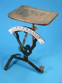 letter scale, maker J. Maul