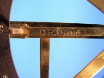 detail 1
