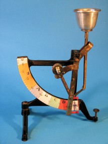 egg scale, maker Ph.J. Maul