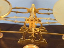 detail 8