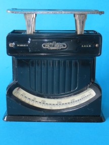 letter scale, maker Philipp Jakob Maul