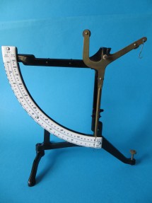 paper scale, maker Jakob Maul