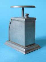 letter scale