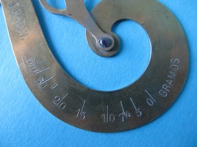 detail 3