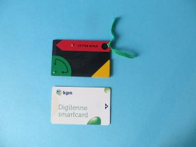 letter scale with credit card