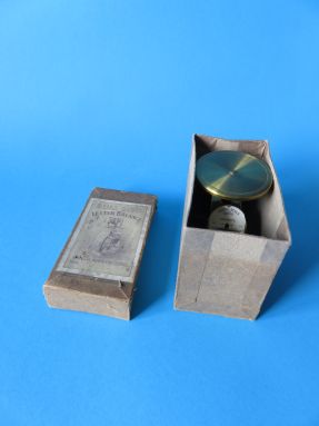 the scale in the opened box