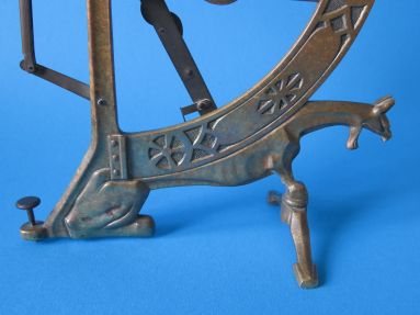 detail 9