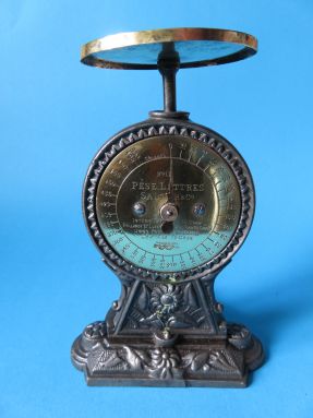 letter scale, maker Salter