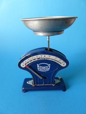 household scale, advertising Burnus