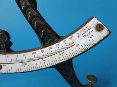 detail 3
