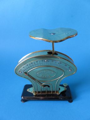 letter scale, maker Ph.J. Maul