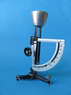 egg scale, maker Melius, Austria