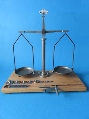 August Sauter precision balance