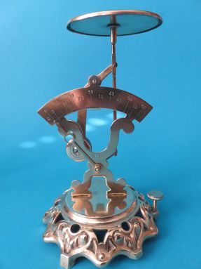 letter scale, maker Narcisse Briais