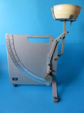 lever scale, maker Griffin & George