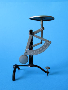letter scale, maker Ph.J. Maul
