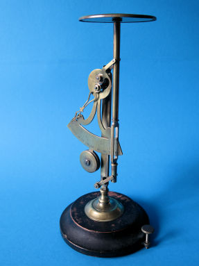 letter scale, maker Narcisse Briais