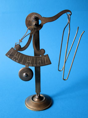 letter scale, maker Narcisse Briais, France