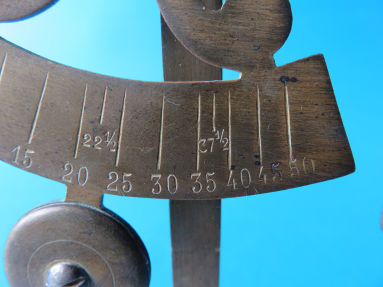 detail 3