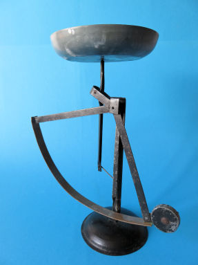 household scale, maker unknown