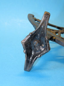 detail 8
