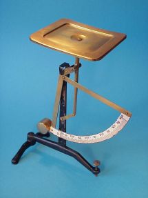 letter scale, maker: Jakob Maul
