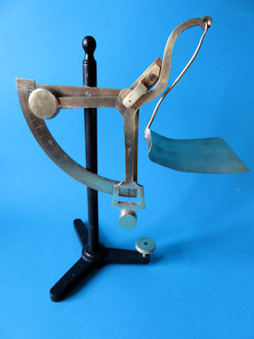 letter scale, maker Becker & Buddingh