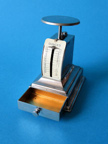 scale with drawer