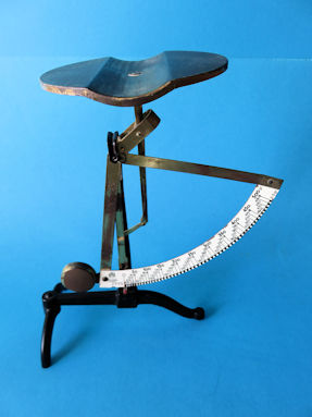 letter scale, maker Ph.J. Maul