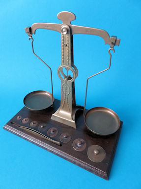 Jugendstil scale, maker G. Kern & Sohn