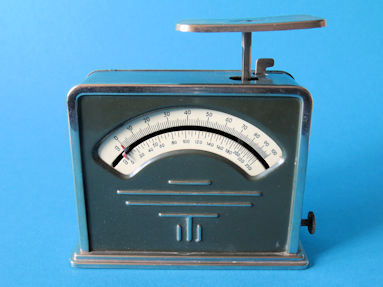 letter scale, maker Jakob Maul