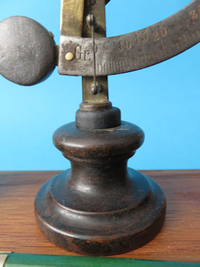 detail 8