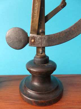 detail 9