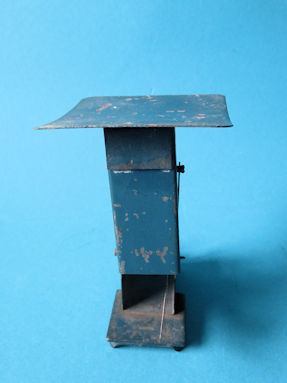 scale side view