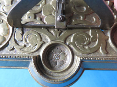 detail 8