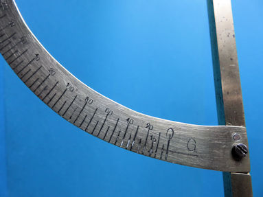 detail 8
