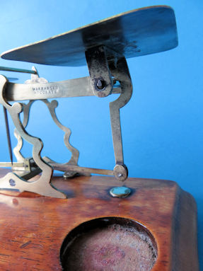 detail 9