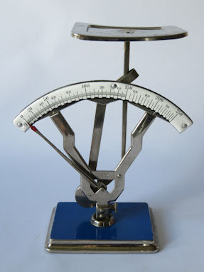 letter scale, maker Jakob Maul