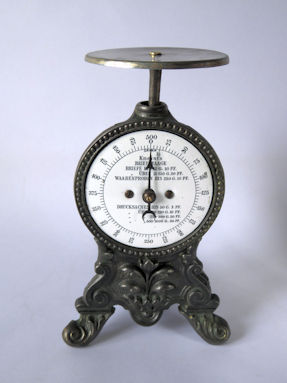 letter scale, maker Kneist
