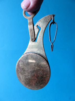 back of the handheld letter scale