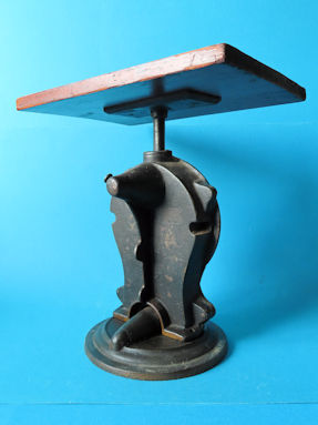 back of the desk & parcel scale