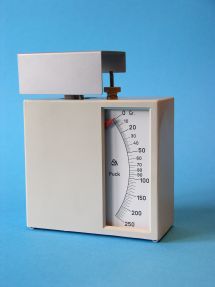 letter scale, maker: Jakob Maul
