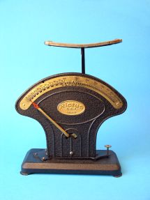 letter scale, maker: Ph.J. Maul