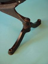 rotatable legs of frame
