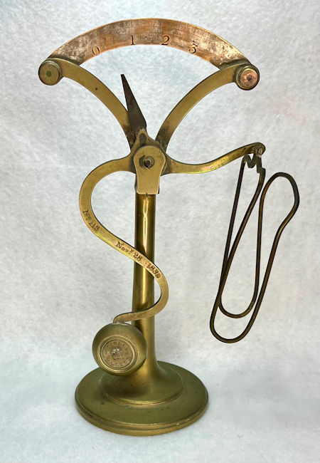 Riddle letter scale No. 113 with a capacity of 3 ounces